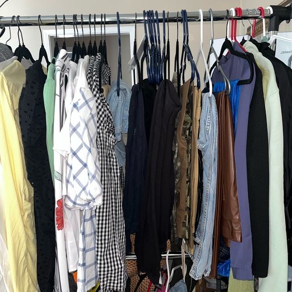 PrettyLittleThing Assorted Clothing Sizes: XS-XXXL - Picture 1 of 8
